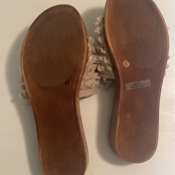 Bella Vita Cloth Fringed Slide Sandals - Size 7 - Picture 5 of 5